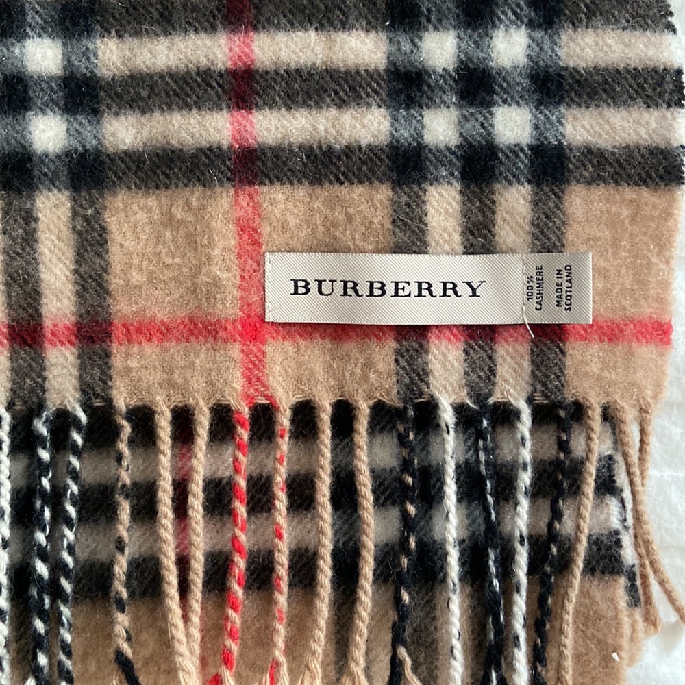 Burberry 100% cashmere scarf unisex